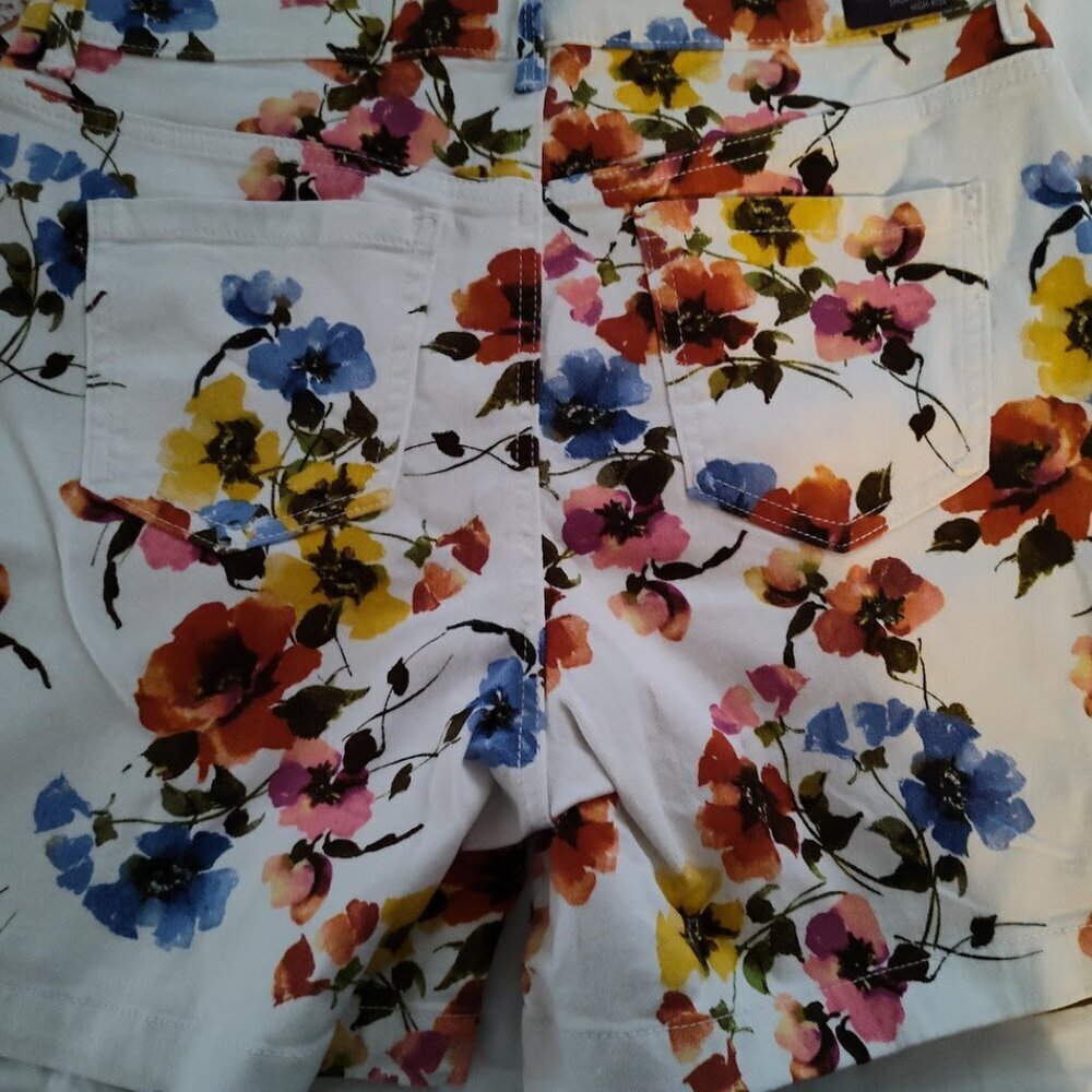 Gloria Vanderbilt Amanda Short Length High Risa Women's Shorts Floral Size 12 - Picture 6 of 7